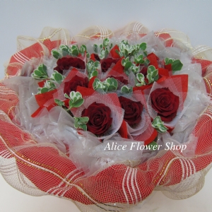 紅玫瑰11朵圓形花束